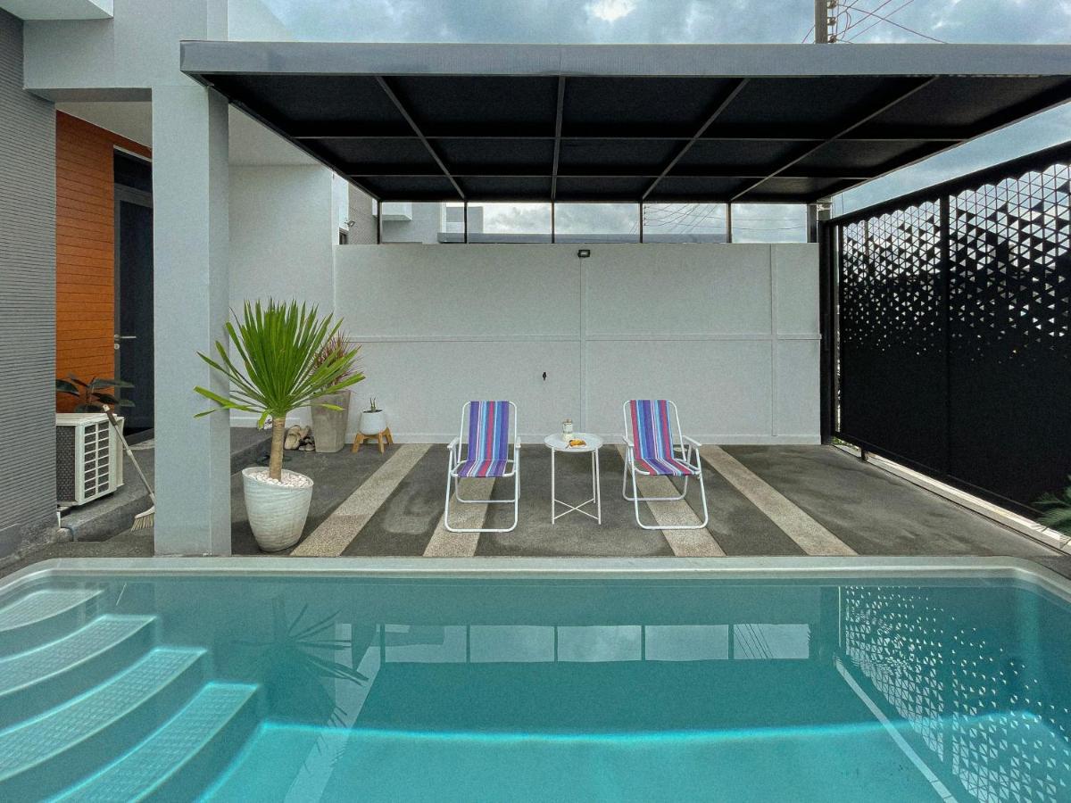 Pousada Sunny Afternoon Pool ~ Hua-hin *